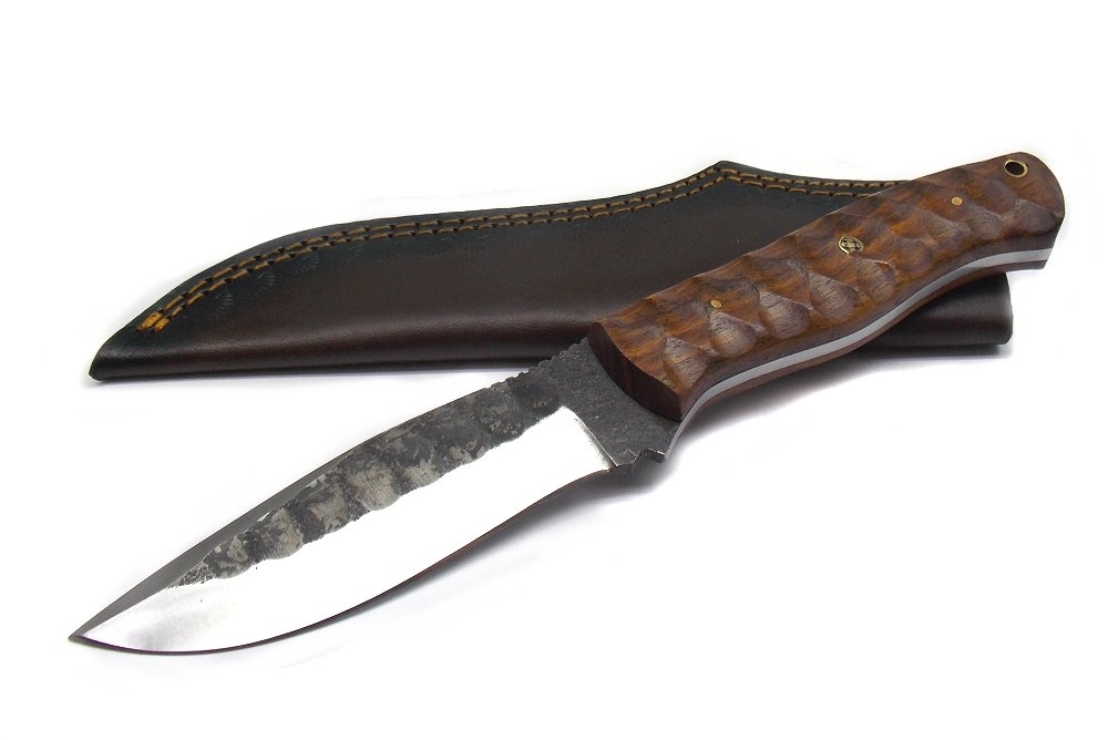 Coltello in acciaio balestra con fodero 