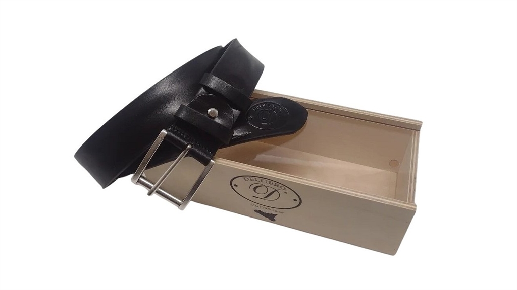 Delfiero vetrina legno con Cintura Italiana Vintage in Cuoio Extra Colore Nero 40 mm nikel free