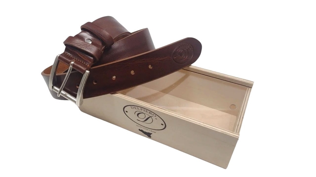 Delfiero vetrina legno con Cintura Italiana Vintage in Cuoio Extra Colore Rum 40 mm nikel free