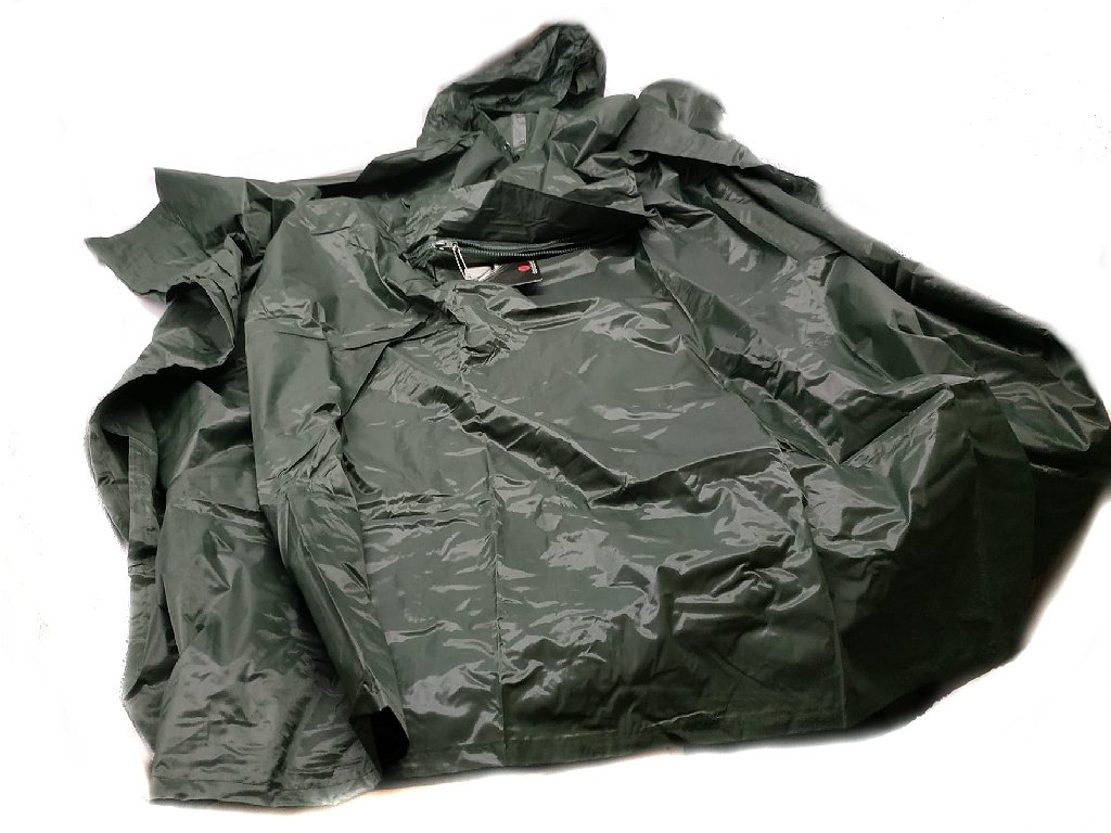 Poncho impermeabile in nylon verde militare